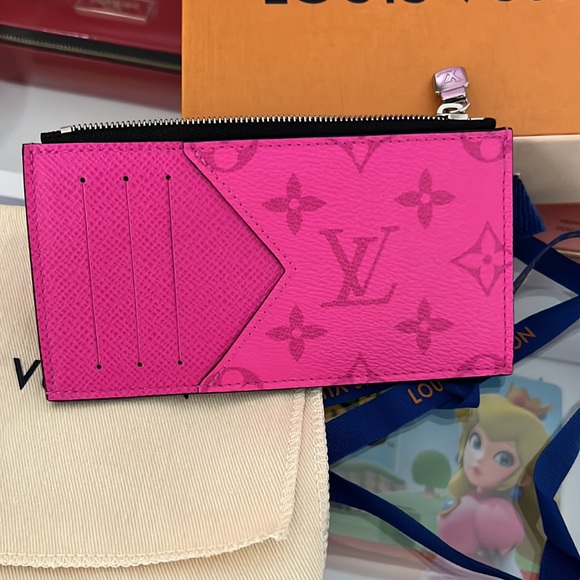 LV Taigarama fuchsia Coin card holder - Picture 2 of 7